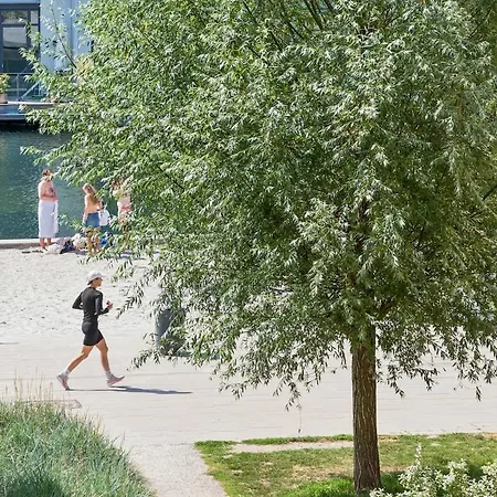 Spacious Near & 1 Min Walk To