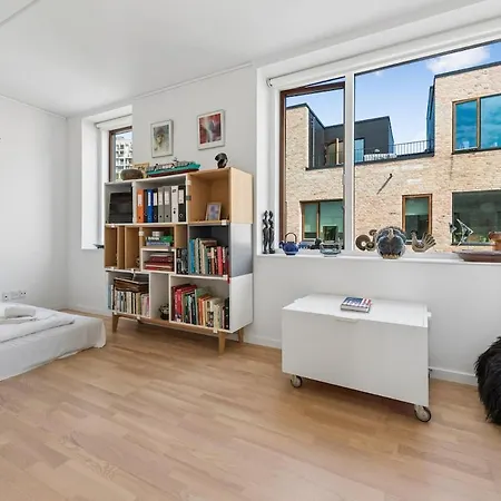 Spacious Near & 1 Min Walk To